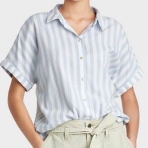 Universal Threads vertical stripe button down shirt size medium
